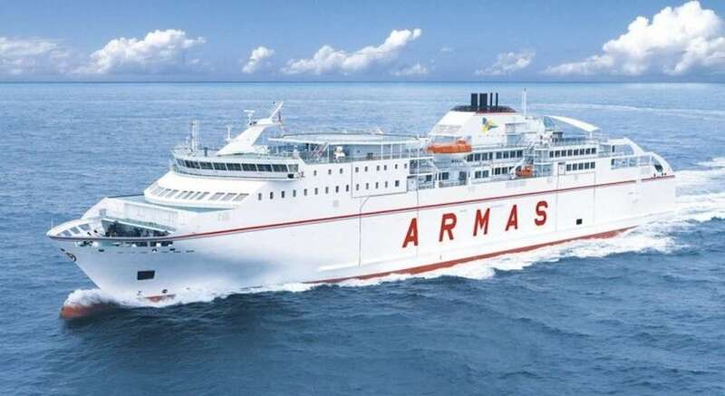 Imagen de archivo de uno de los buques que conforman la flota de Armas (Foto TA)